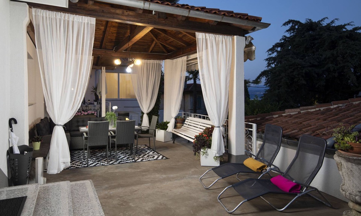 Ika Apartment | Villa Nika Apartment 3 - 400 m from the sea