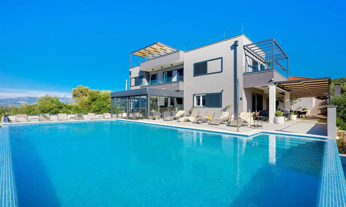 Slatine Villa | Villa Noir Olivum with Pool