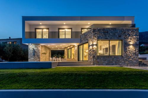 Kastel Gomilica Villa | Villa Noni