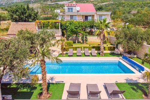 Kastel Gomilica Villa | Villa Paula with 7 bedrooms, heated 36sqm private pool, Jacuzzi, Gym and sea views