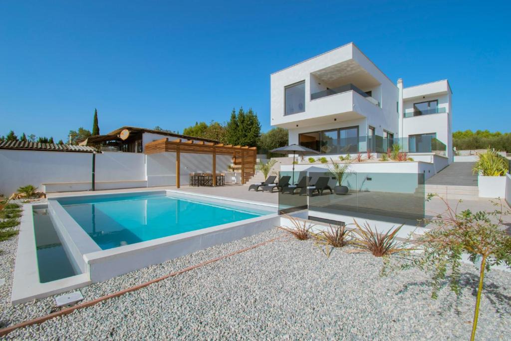 Pomer Villa | Villa Pergosa mit Meerblick in Medulin,Istrien - by Istrabook