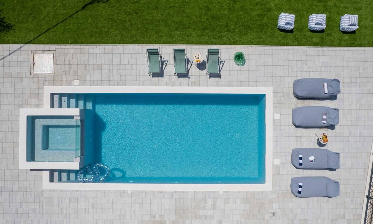 Kastel Kambelovac Villa | Villa Perla M | Family Villa with Heated pool
