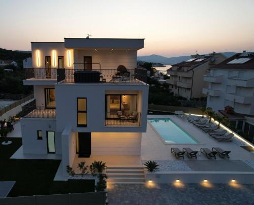 Slatine Villa | Villa Perla