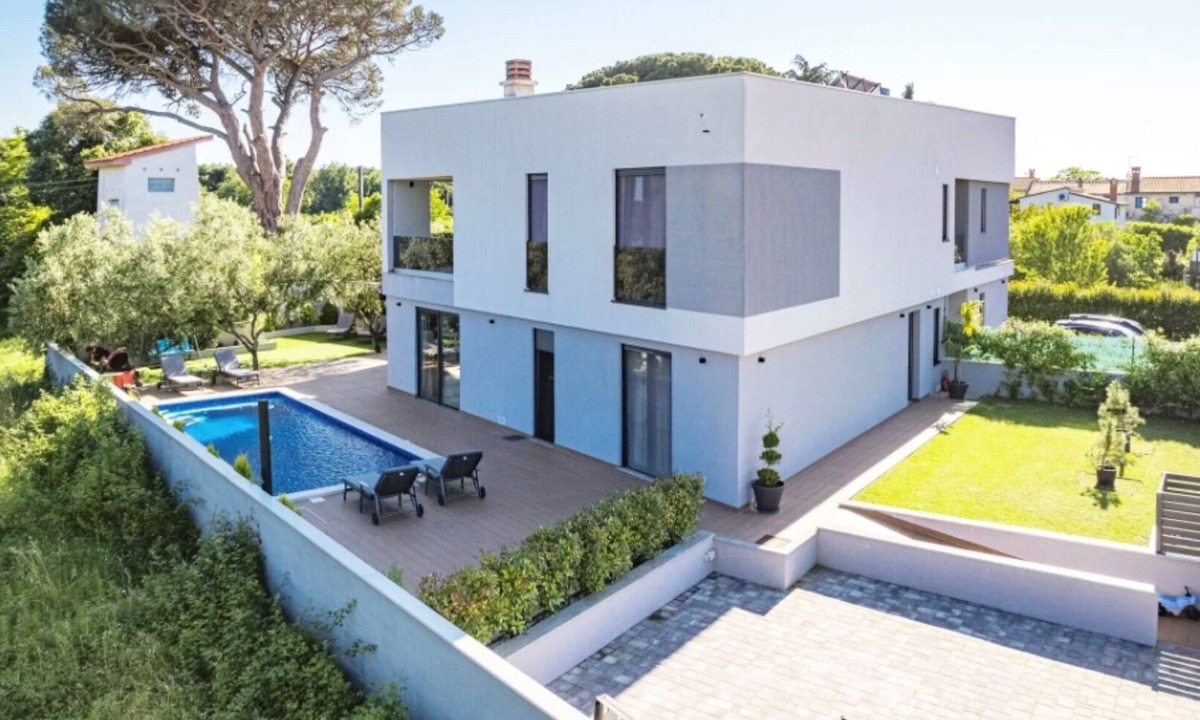 Cervar Villa | Villa Pinus by Villas Guide