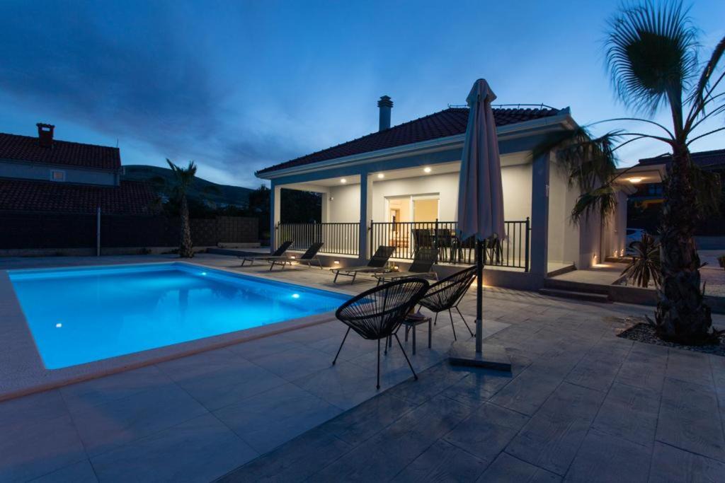 Plano Villa | Villa Pipich with pool