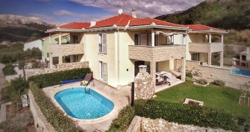 Jurandvor House | Villa Planina - Idyllisches Ferienhaus mit Pool und Meerblick in Baška - Idyllic Mountain Villa with Pool and Sea View in Baška - Krk