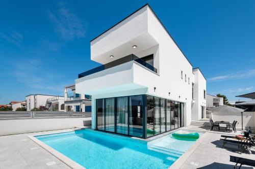 Vrsi Villa | Villa Restart Vrsi-Mulo with heated pool,sea view and jacuzzi
