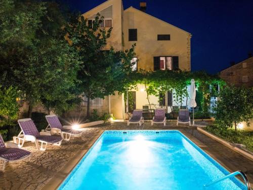 Rozat Apartment | Villa Roza - One-Bedroom Apartment with Balcony