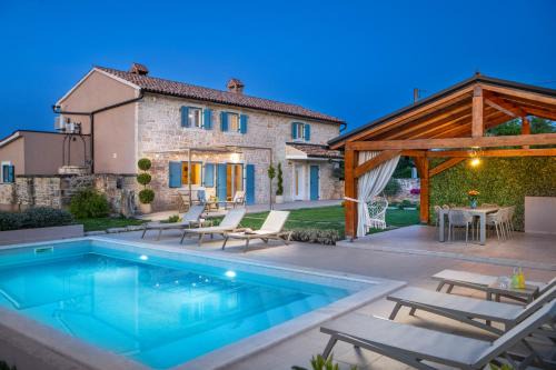 Butkovici Villa | Villa San - Family oasis with pool - kids always in sight