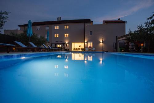 Imotski Villa | Villa Sara Family Villa with Pool and Jacuzzi Imotski Makarska Region