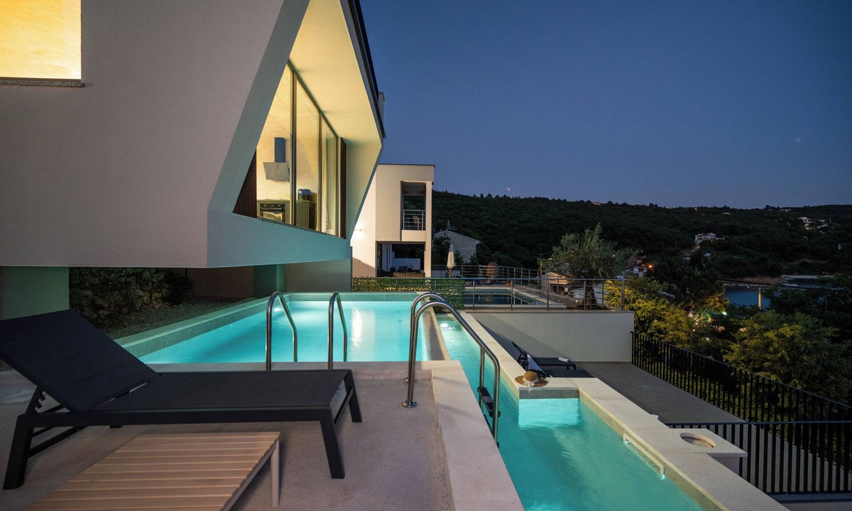 Trget House | Villa Seven Horizon by 22 Estates – 2nd Sea Row, Inf. Pool & Jacuzzi, 6–8 Guests