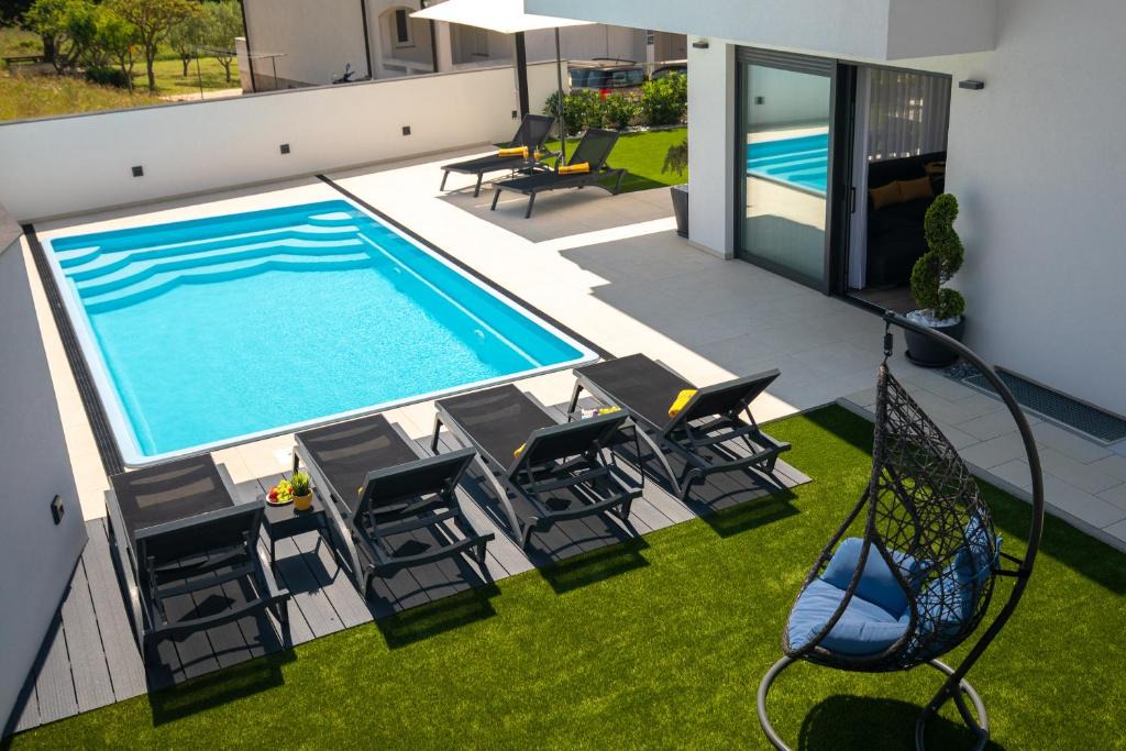 Jurandvor Villa | Villa Supernus II with Heated Pool
