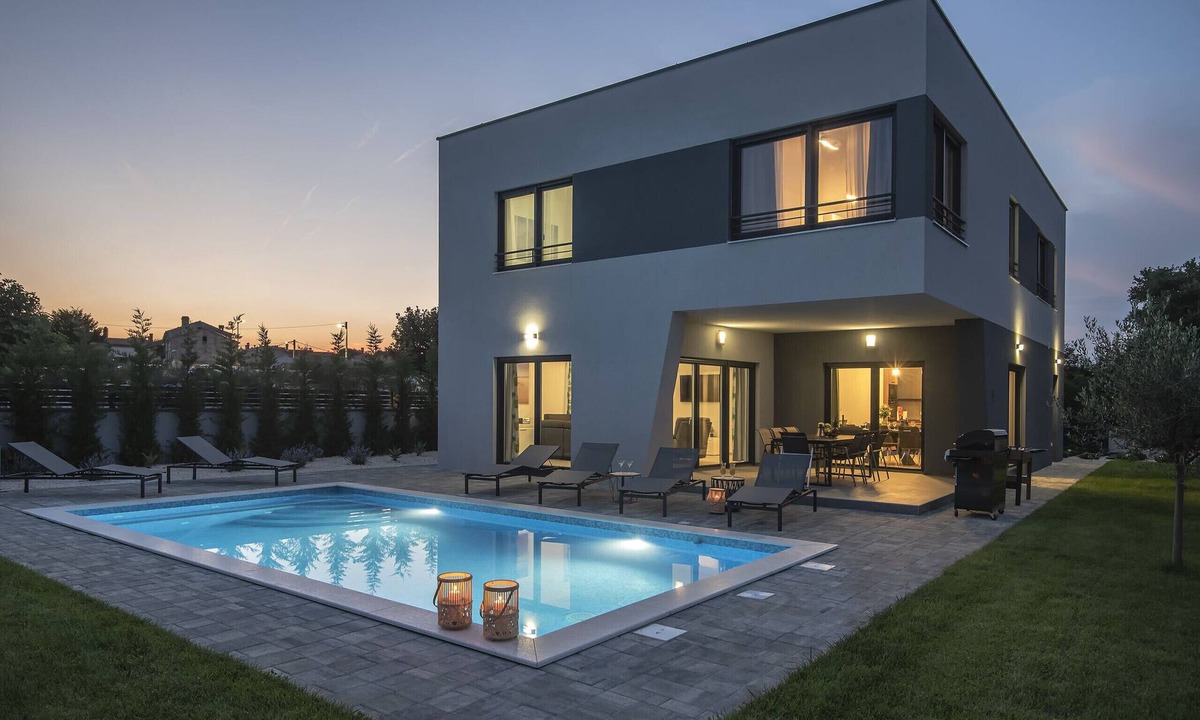 Jadreski Villa | Villa Tika for 8 persons in Pula for families with kids playground