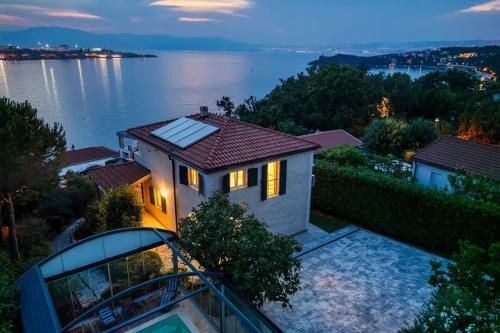 Municipality of Omisalj Villa | Villa Verde & Blue with Sea View