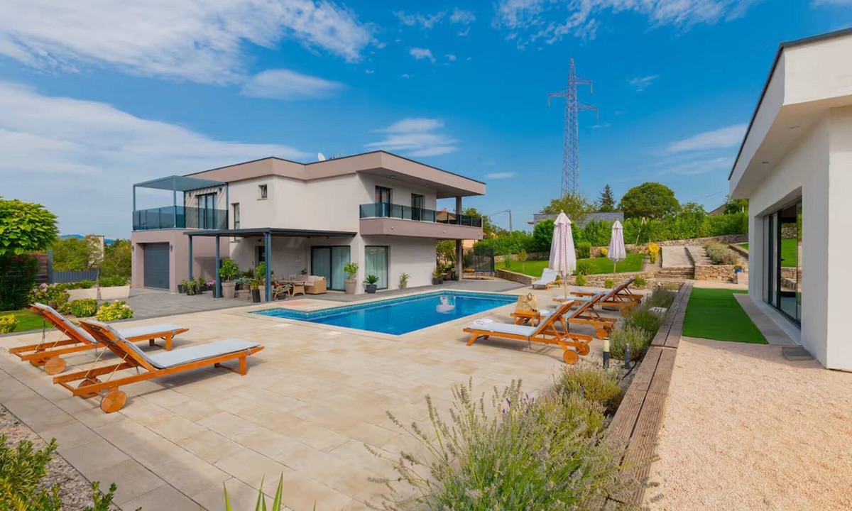 Lokvicici Villa | Villa Viktoria with pool