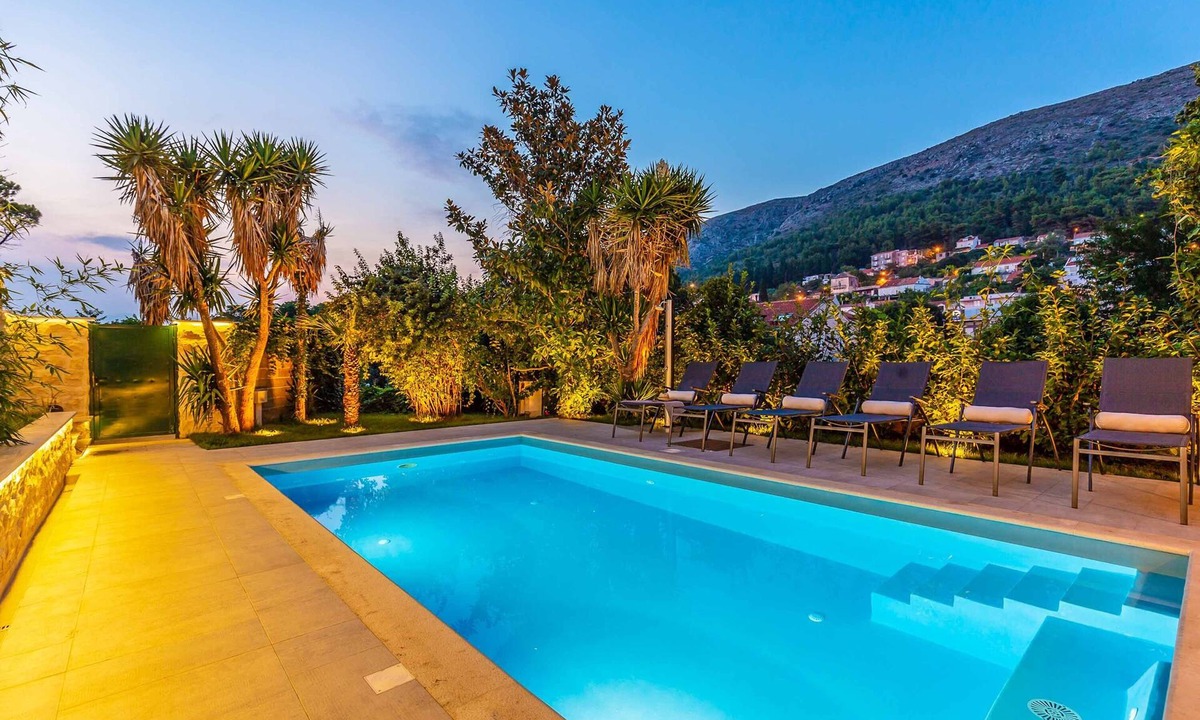 Pile Villa | Villa White Star II - Five Bedroom Villa, Sleeps 10