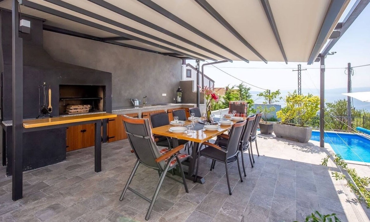 Hreljin Villa | Villa with heated pool, 9 people, sea view