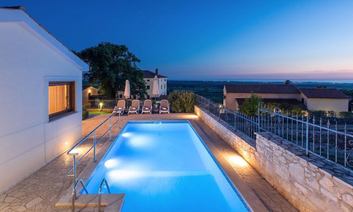 Markovac Villa | Villa with panoramic view, billiard, table tennis and table soccer