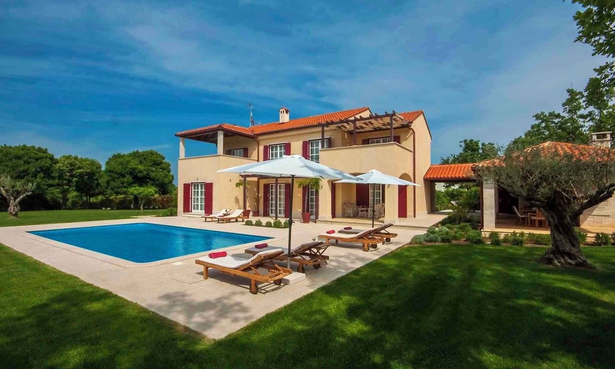 Butkovici House | Villa with swimming pool and use of sports courts