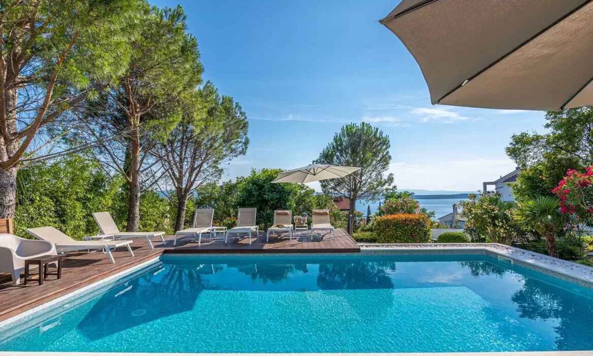 Dramalj Villa | Villa with swimming pool and hot tub