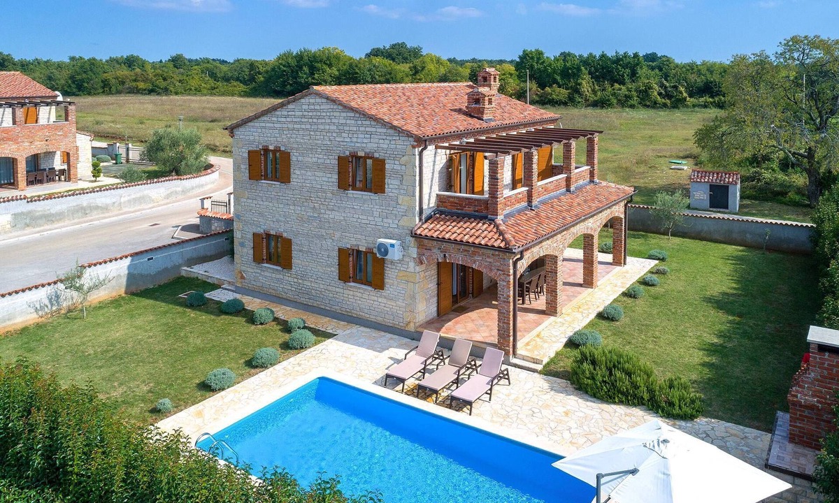 Butkovici Villa | Villa Zoe with Pool, 4 bedrooms, Terrace, shared Tennis court, Pets