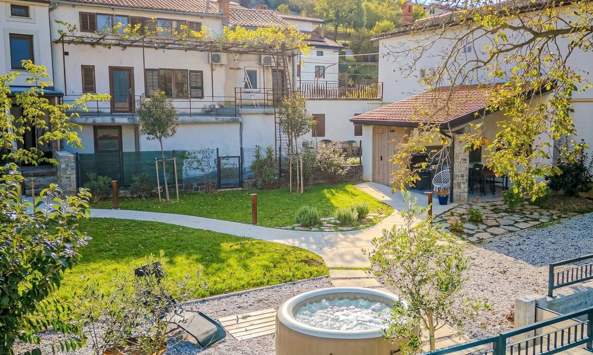 Vipava Villa | Vipava River Retreat Jacuzzi & Garden, Vipava, Slovenia