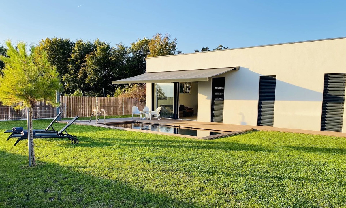 Maribor House | VOO Residence – Hillside Villa with Heated Natural Pool