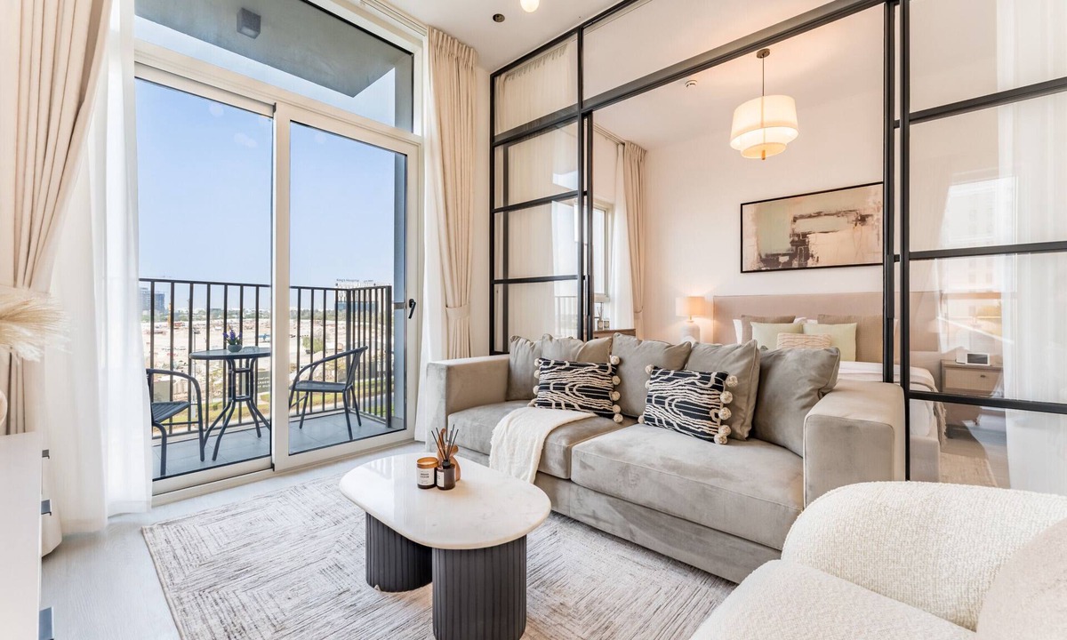 Dubai Apartment | Walk to Dubai Hills Mall, Premium Amenities by Deluxe Holiday Homes
