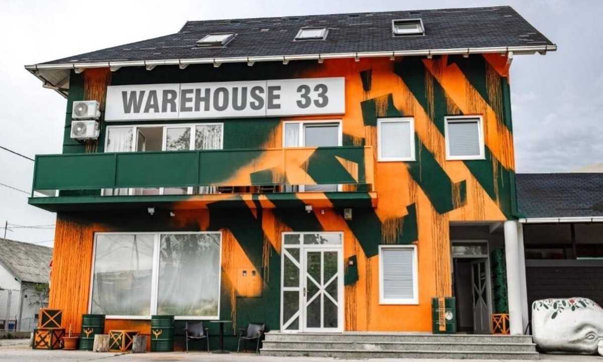Zagreb Apartment | WAREHOUSE 33 Apt.2/4.5 km from centre. Family-sized condo's with parking.