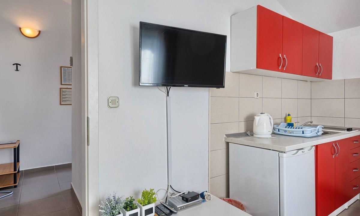 Businci Apartment | Wohnung in Okrug Gornji mit Privatem Pool by Interhome