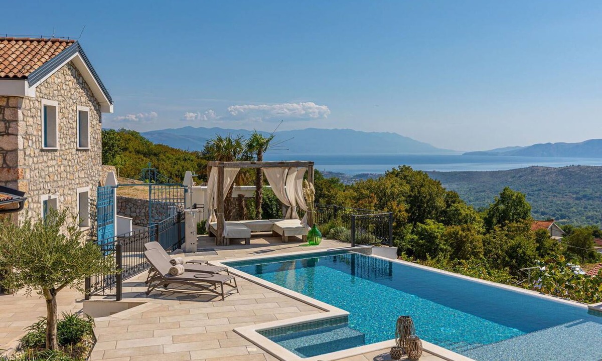 Bribir Villa | Wonderful private villa for 10 people with A/C, WIFI, private pool, TV and terrace