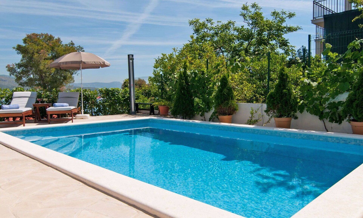 Okrug Donji House | Wonderful private villa for 10 people with A/C, private pool, WIFI, TV and terrace