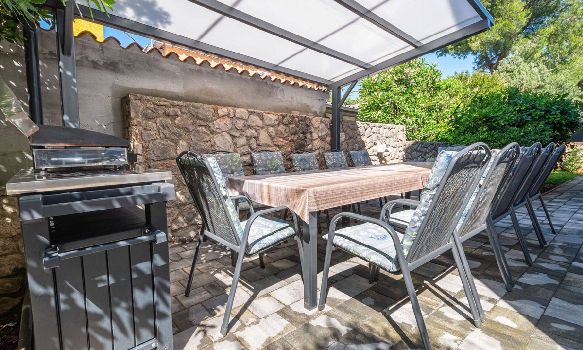Artatore House | Wonderful private villa for 12 people with WIFI, A/C, hot tub, TV and patio