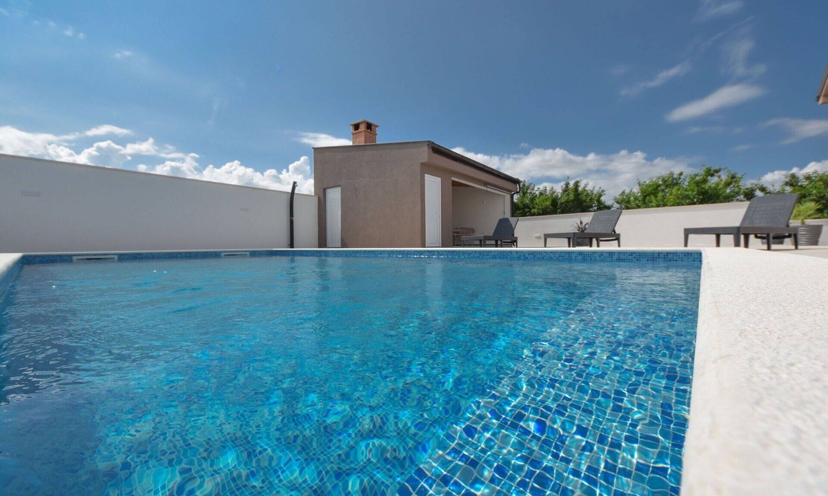 Velim House | Wonderful private villa for 8 people with private pool, A/C, WIFI, TV and terrace