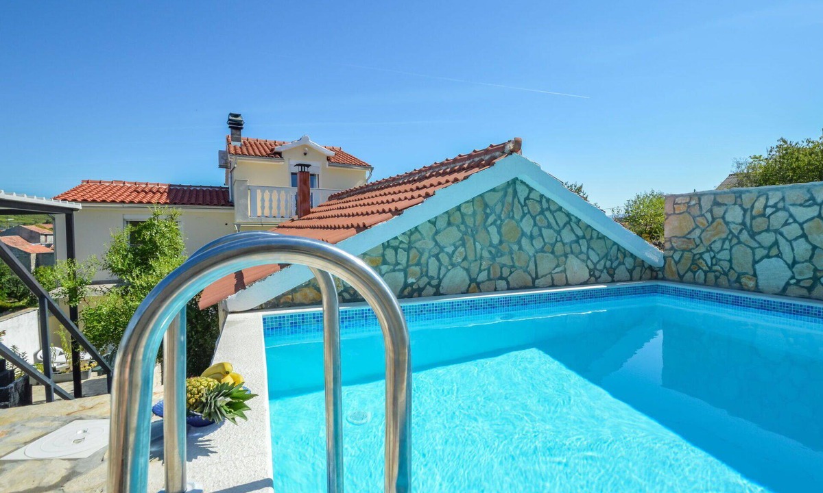 Skradin House | Wonderful villa for 5 people with WIFI, A/C, private pool, TV and terrace