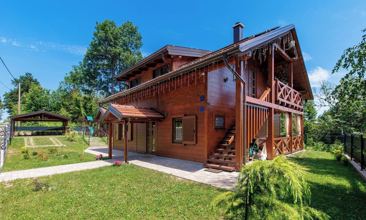 Fuzine House | Wooden wellness home with sauna in the heart of Gorski Kotar