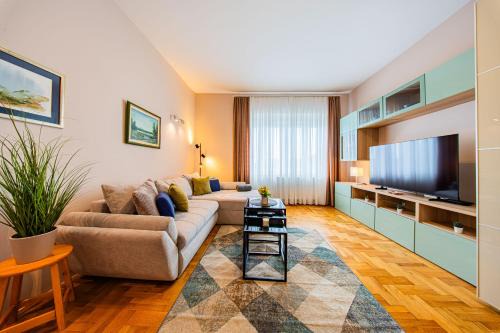 Zagreb Apartment | Zagreb 273 - 2 Bedroom Apartment - WiFi - Keybox entry - New - Monthly Rent - Modern