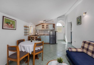 1 bedroom beautiful apartment in Barbat na Rabu