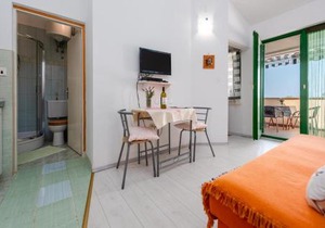 1 Bedroom Nice Apartment In Potocnica in Borovići