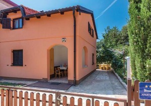 2 Bedroom Awesome Apartment In Pavicini in Pavicini