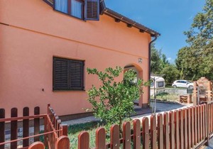 2 Bedroom Awesome Apartment In Pavicini in Pavicini