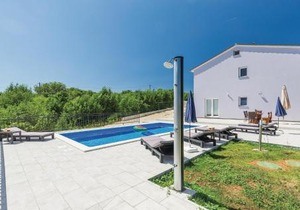3 Bedroom Awesome Home In Labin