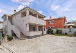 3 Bedroom Stunning Home In Barbariga