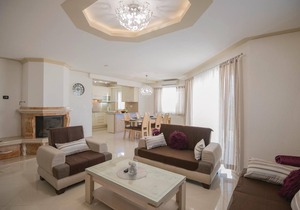 4 bedroom accommodation in Prolozac
