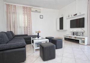 80 m² Apartment ∙ 3 bedrooms ∙ 6 guests in Žrnovo