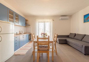 Amazing apartment in Privlaka with WiFi