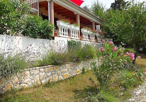 Apartments and rooms Petrica, (13276), Njivice, hr in Njivice