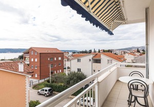 Awesome apartment in Kastel Stafilic with WiFi