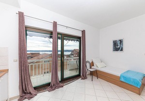 Awesome apartment in Kastel Stafilic with WiFi