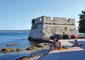 Awesome apartment in Kastel Stafilic with WiFi